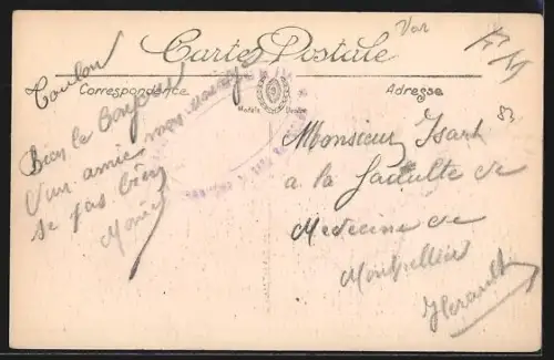 AK Toulon, Caserne Lamer e et rue animée avec passants