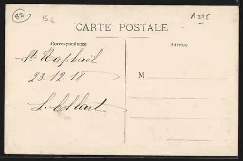 Foto-AK Saint-Raphaël, Maison entourée d`arbres avec vue sur les collines et voie ferrée au premier plan