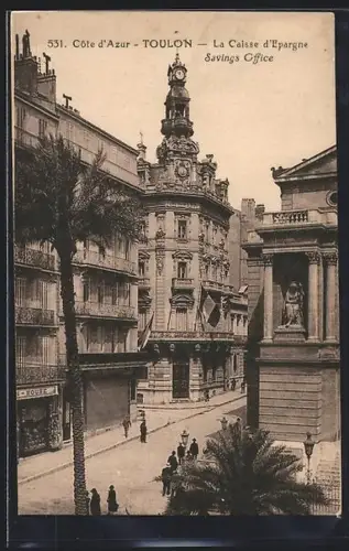 AK Toulon, La Caisse d`Épargne et rue animée avec palmiers