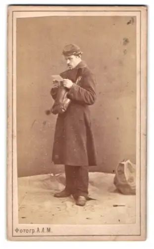 Fotografie L. Melikova, St. Petersburg, russischer Briefträger / Postbote aus St. Petersburg