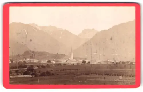 Fotografie unbekannter Fotograf, Ansicht Oberstdorf / Allgäu, Blick nach dem Ort