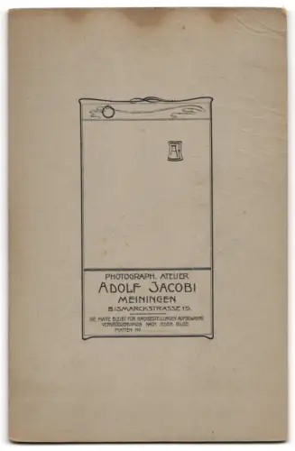 Fotografie Adolf Jacobi, Meinigen, junge Mutter stolz mit ihrem Kind auf dem Schoss, Mutterglück