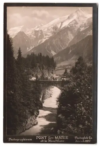Fotografie Photoglob Co., Zürich, Ansicht Pont-Sainte-Marie, Brücke im Ort mit Blick zum Montblanc