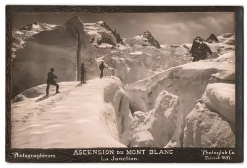 Fotografie Photoglob Co., Zürich, Ansicht Chamonix, Ascension du Mont Blanc, La Jonction, Bergsteiger