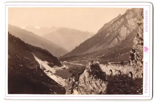 Fotografie Fr. Unterberger, Innsbruck, Ansicht Stuben, Blick gegen Scesaplana und Klosterthal