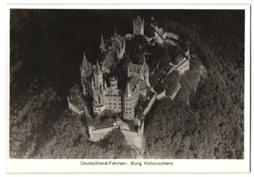 Fotografie Ansicht Burg Hohenzollern, Blick vom Zeppelin auf die Burg Hohenzollern
