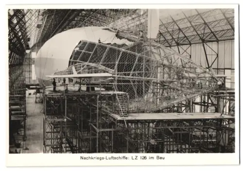 Fotografie Nachkriegsluftschiff Zeppelin LZ 126 im Bau in der Zeppelinhalle