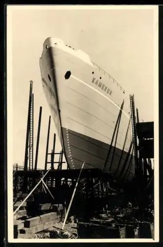 Foto-AK Frachtschiff Kamerun vor dem Stapellauf, Handelsschiff