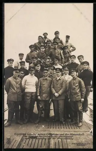AK Kapitän König mit seinen Offizieren und der Mannschaft, Fracht-U-Boot Deutschland