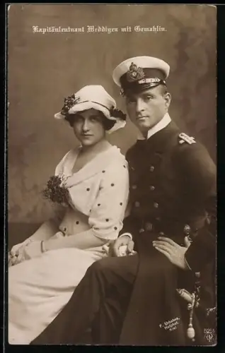 AK Kapitänleutnant Otto Weddigen mit Gemahlin, Kmdt. von U-Boot U-9, mit Pour le Mérite und EK I 1914