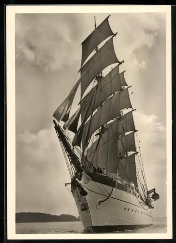 AK Segelschulschiff Gorch Fock der Kriegsmarine bei Ausfahrt