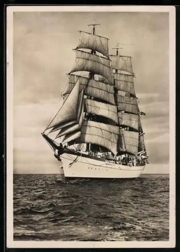 AK Segelschulschiff der Kriegsmarine  in Fahrt