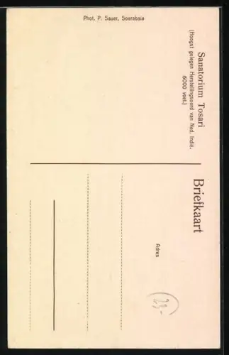 AK Kampong Tosari, Ingang Hotel Oud-Tosari, Menschen vor dem Sanatorium Tosari