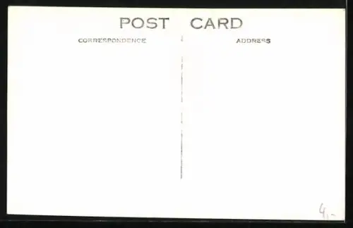 AK Gillan, Beachside with boats