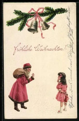 Präge-AK Weihnachtsmann bringt einem Kind Geschenke unter einem Tannenzweig