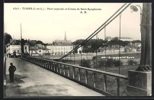 AK Tours /I.-et-L., Pont suspendu et Coteau de Saint-Symphorien