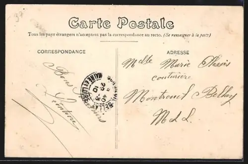 AK Tours, École du musée et passants sur la place