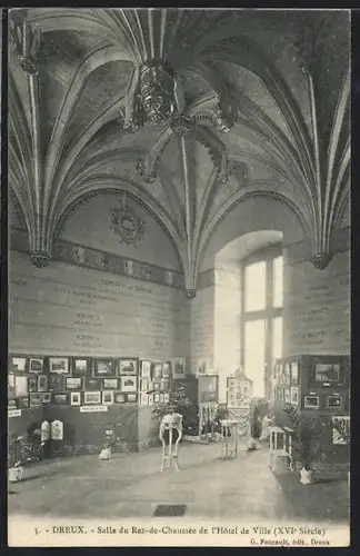 AK Dreux, Salle du Rez-de-Chaussée de l`Hôtel de Ville, XVIe Siècle