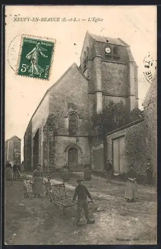 AK Neuvy-en-Beauce /E.-et-L., L`Église et scène de village animée