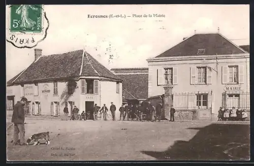 AK Ecrosnes /E.-et-L., Place de la Mairie avec Café et habitants