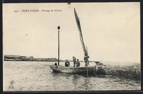 AK Port-Louis, Passage de Gâvres avec un bateau sur l`eau et des passagers à bord