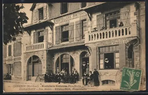 AK Quiberon /Morbihan, Hostellerie Bretonne, Place Hoche, facade de l`auberge animée