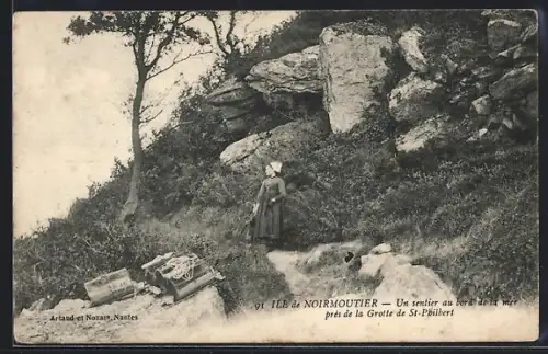 AK Île de Noirmoutier, Un sentier au bord de la mer près de la Grotte de St-Philibert