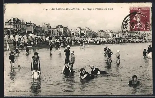 AK Les Sables-d`Olonne, La Plage à l`Heure du Bain