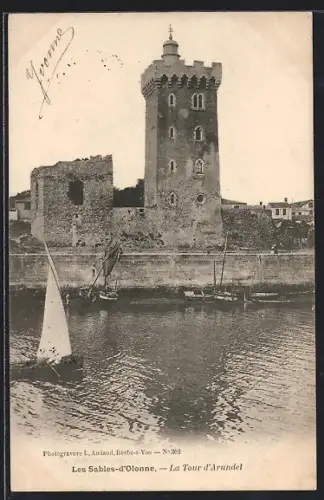 AK Les Sables-d`Olonne, La Tour d`Arundel et voiliers sur l`eau