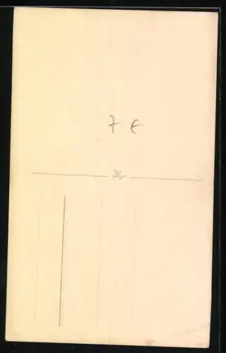 Foto-AK Kleines Mädchen mit Puppe auf einem Stuhl in der Sonne