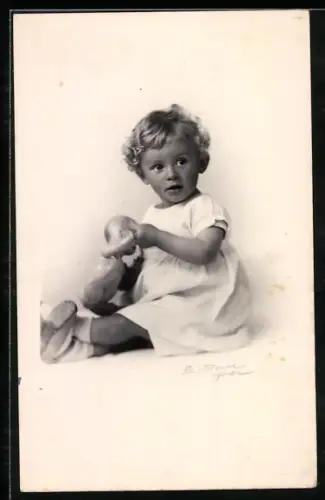 Foto-AK Kleines Mädchen mit Puppe, 1928