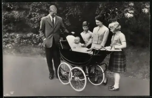 AK The Royal Family at Balmoral