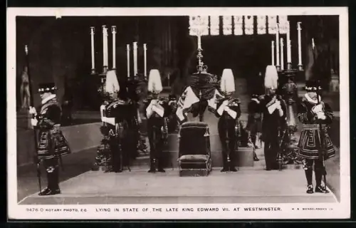AK Lying in state of the late king Edward VII. at Westminster