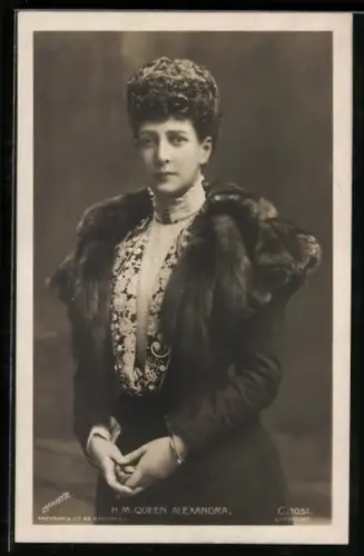 AK Alexandra, the Queen-Mother im Pelz
