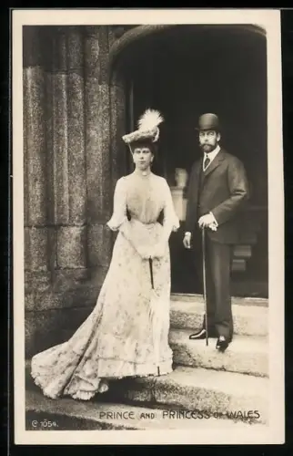 AK Prinz and Prinzessin of Wales vor einem Gebäudeportal