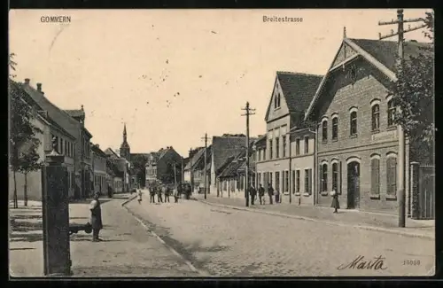 AK Gommern / Anhalt, Blick in die Breitestrasse mit Ausspannung