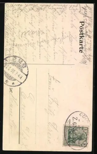 AK Eisern, Gasthaus Schenkwirtschaft Schmidt mit kleiner Versammlung, Gesamtansicht