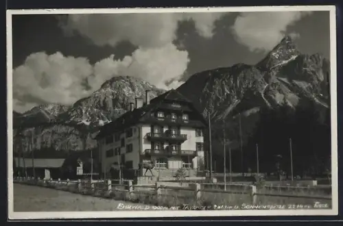 AK Ehrwald, Sport-Hotel Maria Regina mit Tayakopf und Sonnenspitze