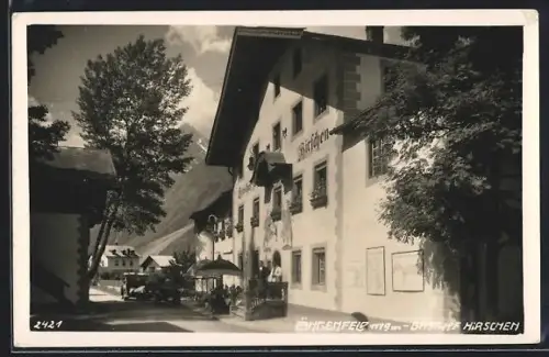 AK Längenfeld, Gasthof Hirschen mit Strasse und Bergspitze