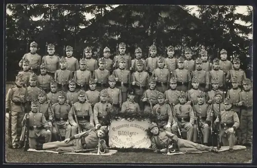 Foto-AK Bruck a. d. Mur, Feldjäger-Rekruten-Abrichtung, Gruppenfoto