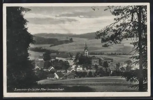 AK Marienweiher, Ortsansicht mit Kirche und Landschaft