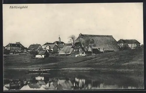 AK Alt-Königsfeld / Schwarzwald, Ortsansicht mit Kirche und Bauernhäusern