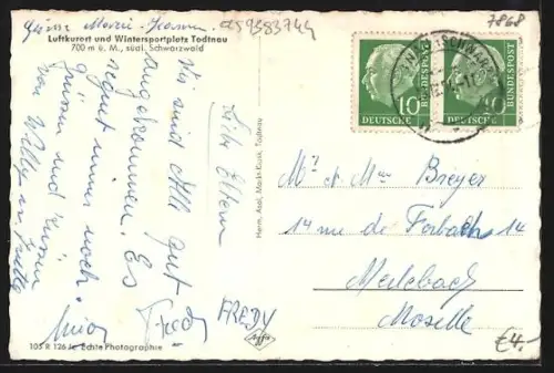 AK Todtnau /Schwarzwald, Kirche, verschneite Ortsansicht