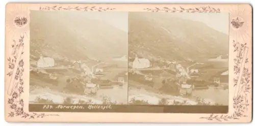 Stereo-Fotografie unbekannter Fotograf, Ansicht Hellesylt, Ortsansicht mit Kirche
