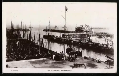 AK Lowestoft, The Harbour