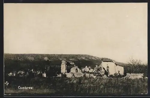 Foto-AK Combres, Ruines de l`église détruite pendant la guerre