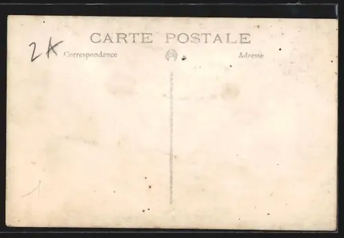 AK Les Hales-Guitton /La Loupe, Vue de la maison entourée d`arbres et de clôtures