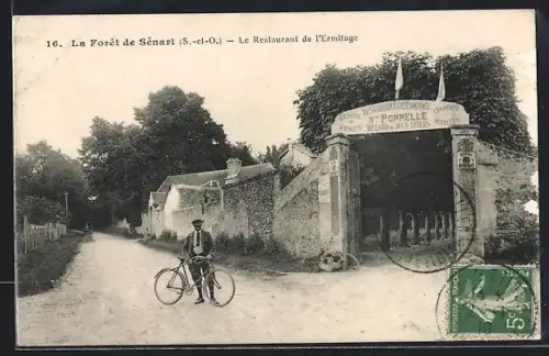 AK Forêt de Sénart /S.-et-O., Le Restaurant de l`Ermitage avec un cycliste devant l`entrée