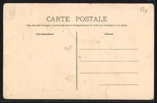 AK Signes, Place du Marché avec boutique de tabac et habitants assis sous un arbre