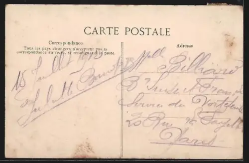 AK Pierrefitte, Avenue de la République avec cafés et passants